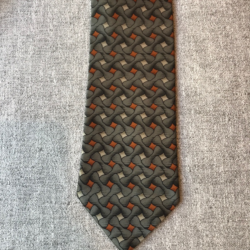 Crest view silk tie
